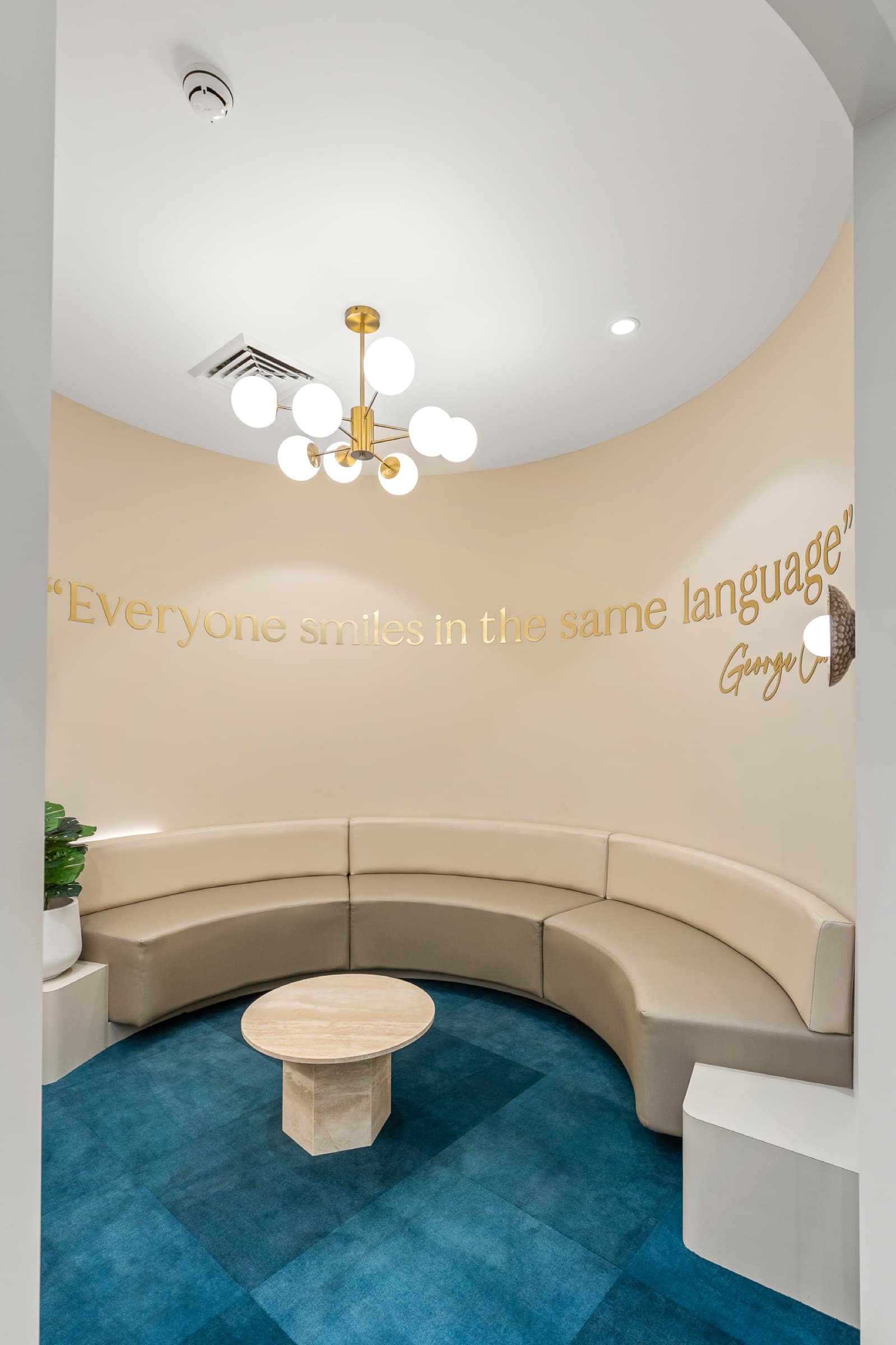 Curved lounge seating in the DNTL Code skin clinic