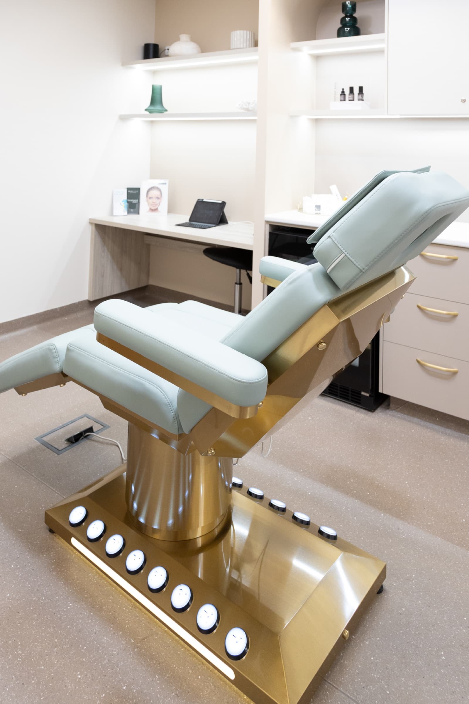 A skin treatment chair in a DNTL Code treatment room