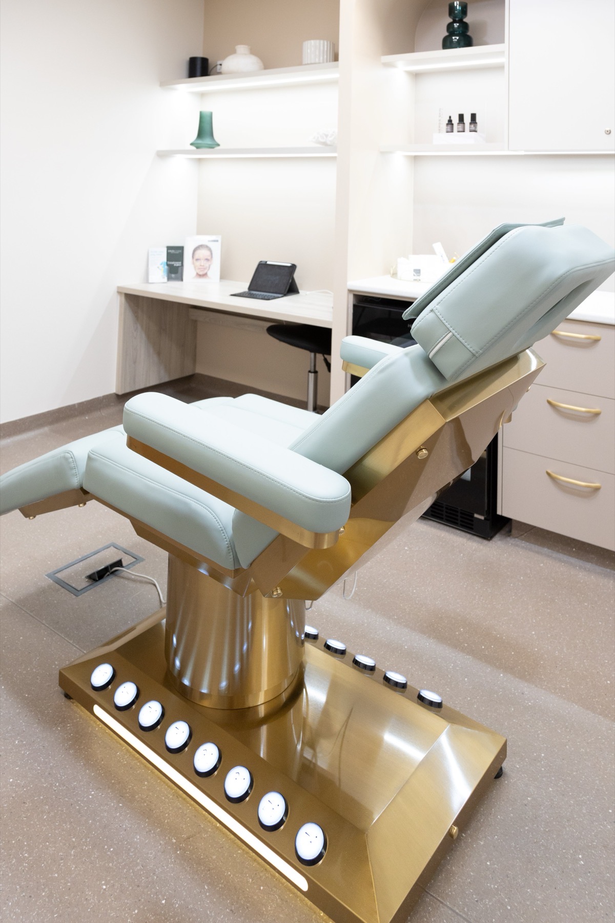 Treatment chair in a dermal treatment room